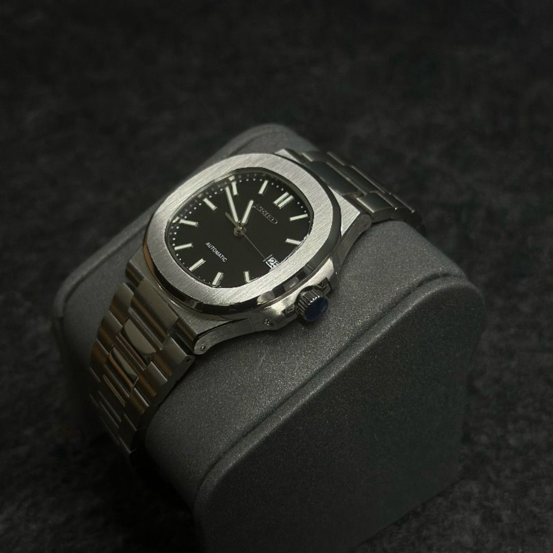 SEIKONAUTILUS EMERALD MEN'S MOD WATCH